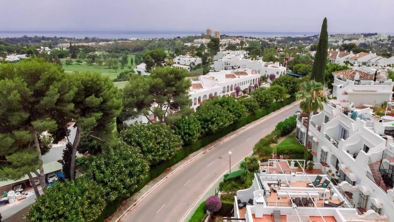 Charming And Modern 3-Bedroom Duplex In Aloha Pueblo With Mountain Views Marbella 0*,  Spanyolország